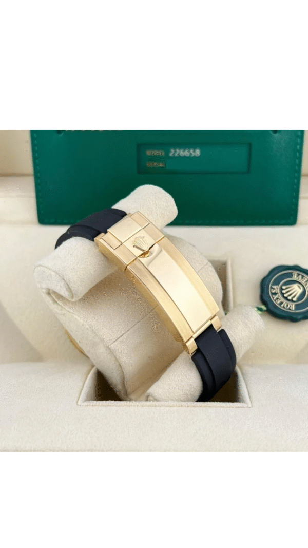 Rolex Yacht-Master 42 Oysterflex Yellow Gold – Ref. 226658 - Imagen 4
