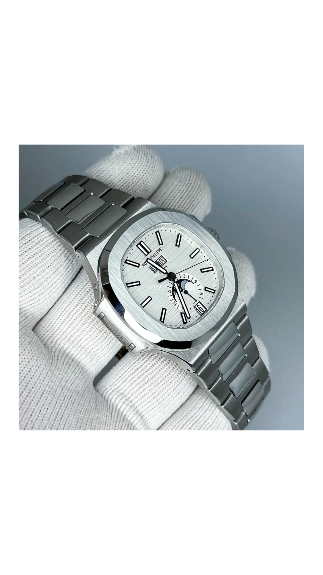 Patek Philippe Nautilus Annual Calendar Stainless Steel White Dial 5726/1A-010 - Imagen 3