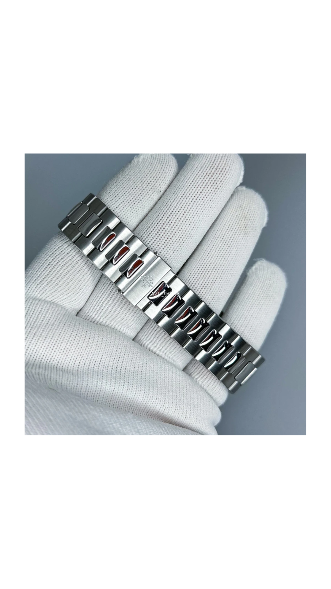 Patek Philippe Nautilus Annual Calendar Stainless Steel White Dial 5726/1A-010 - Imagen 4