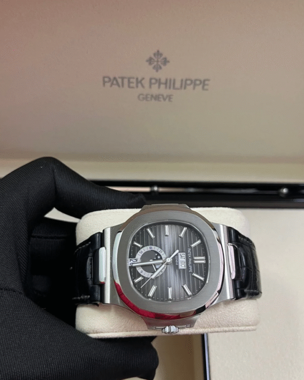 Patek Philippe Nautilus Annual Calendar Moon Phase -  Ref 5726A-001 - Imagen 3