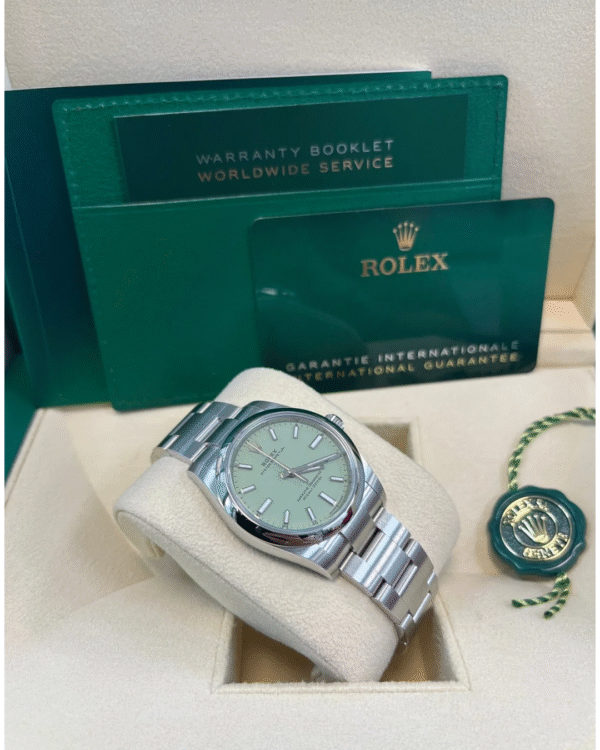 Rolex Oyster Perpetual 41 Pistachio Dial - Imagen 3