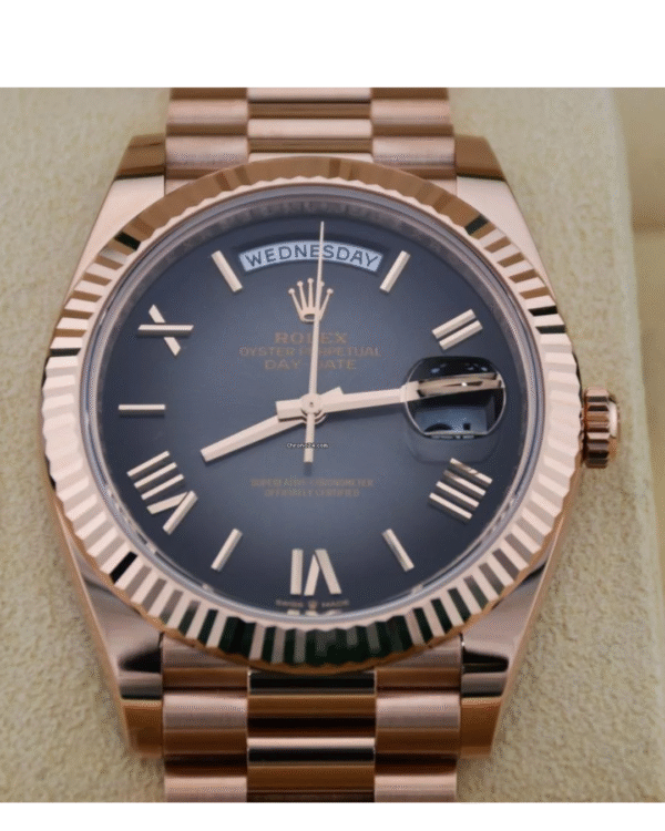Rolex Day-Date 40 – Ref. 228235 “Slate Ombre Roman Dial” - Imagen 3