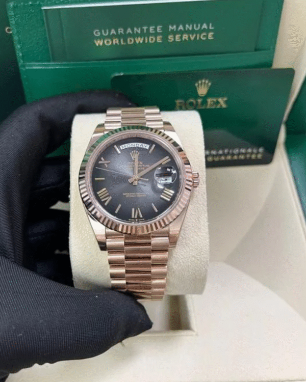 Rolex Day-Date 40 – Ref. 228235 “Slate Ombre Roman Dial” - Imagen 2