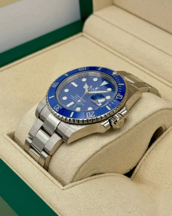 Rolex Submariner Date “Smurf”  Oyster Ref 116619LB - Imagen 3